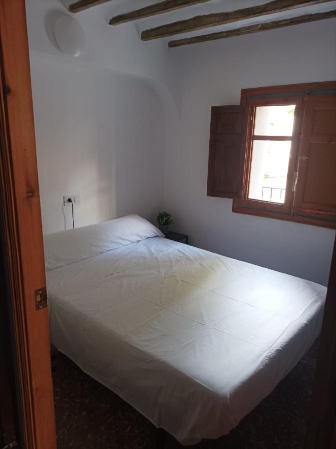 El Albergue Cirat Ngoại thất bức ảnh