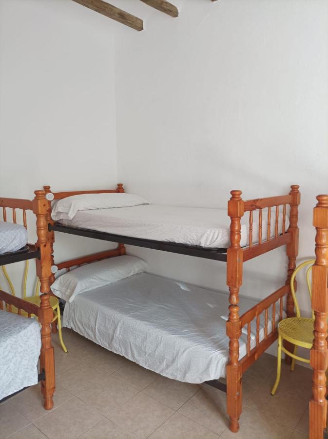 El Albergue Cirat Ngoại thất bức ảnh